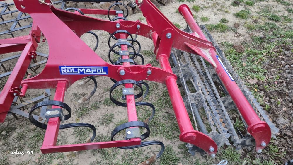 Kultywator z podwójnym wałkiem