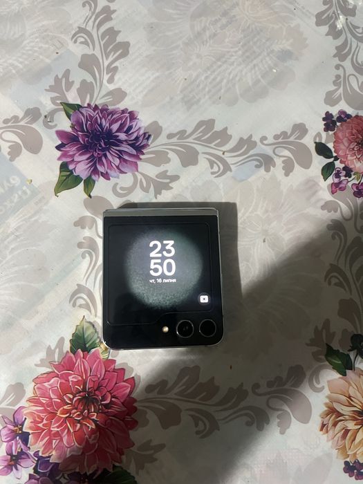 Samsung Galaxy flip 5 8/256