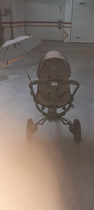 Quinny - Carrinho bebe com guarda sol