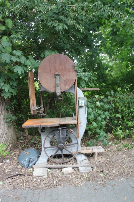 piła taśmowa do drewna