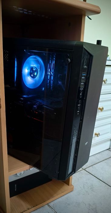 Vendo computador, monitor, teclado e mouse.