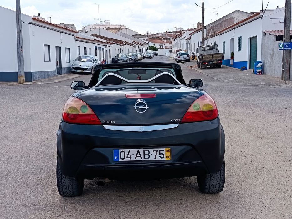 Opel tigra Twintop cabrio de 2005 a gasóleo 1.3 CDTI com 180mil kms nacional