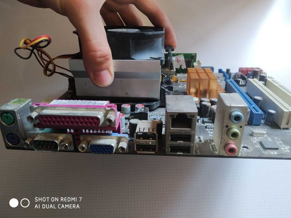 продам материнскую плату асус на ам2+ сокете комплект