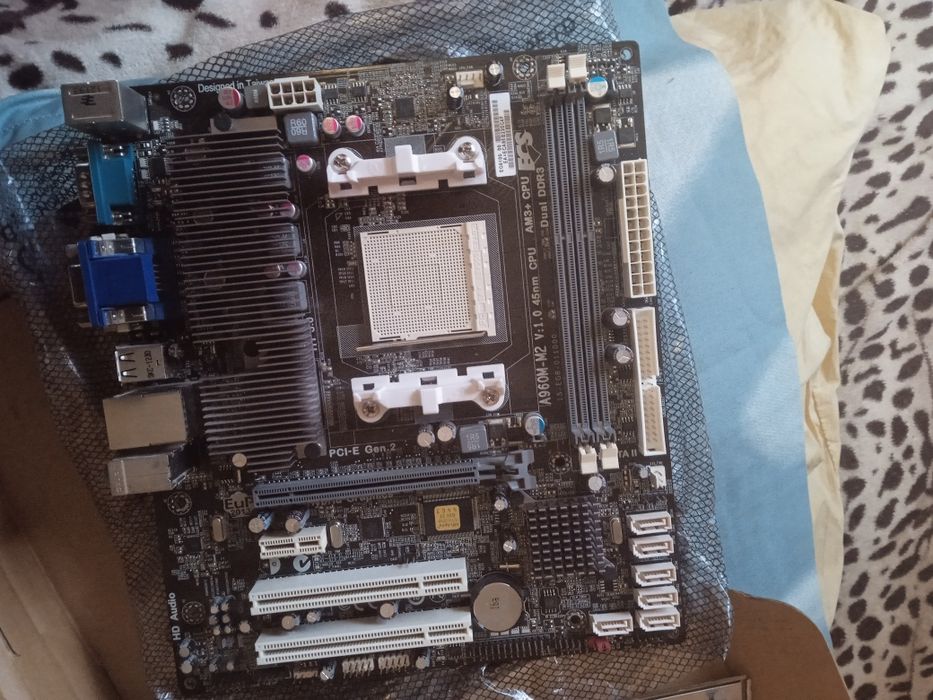 Продам нову материнську плату