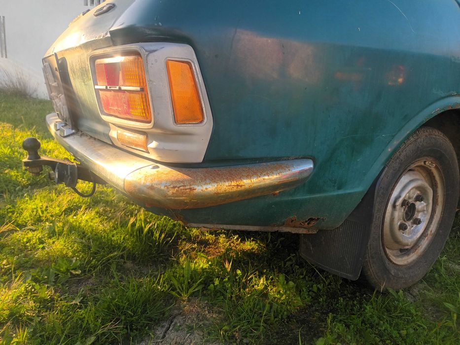 Toyota Corolla 1973 - Viatura para restaurar