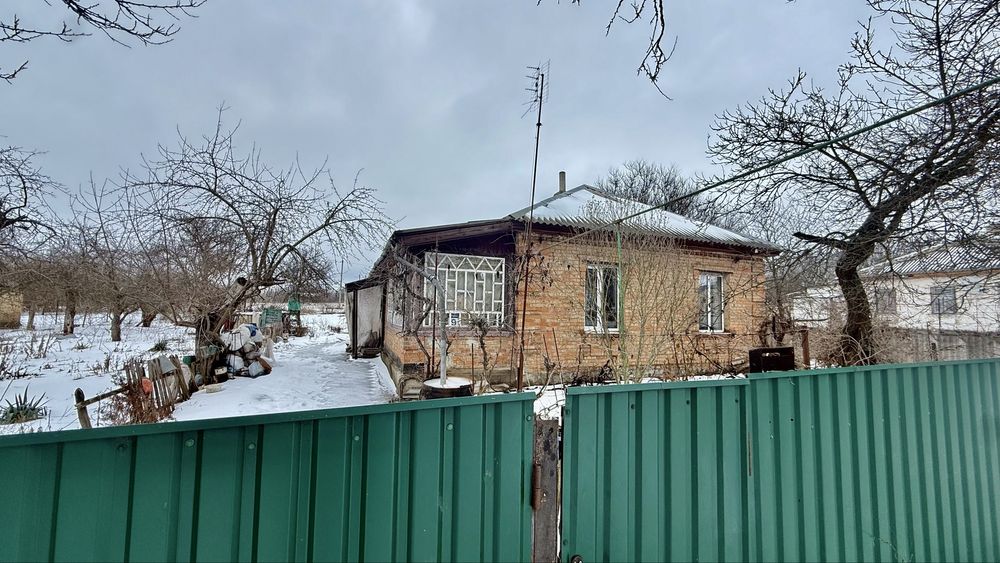 Дім біля м.Олександрія, с. Червона Камянка 30км від міста, газове опал