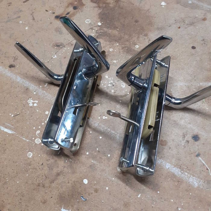 puxadores de porta cromados