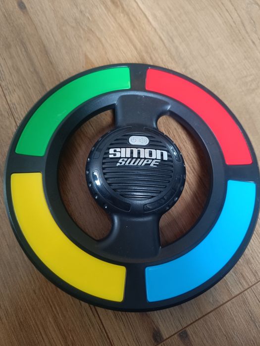 Gra interaktywna pamięciowa simon swipe