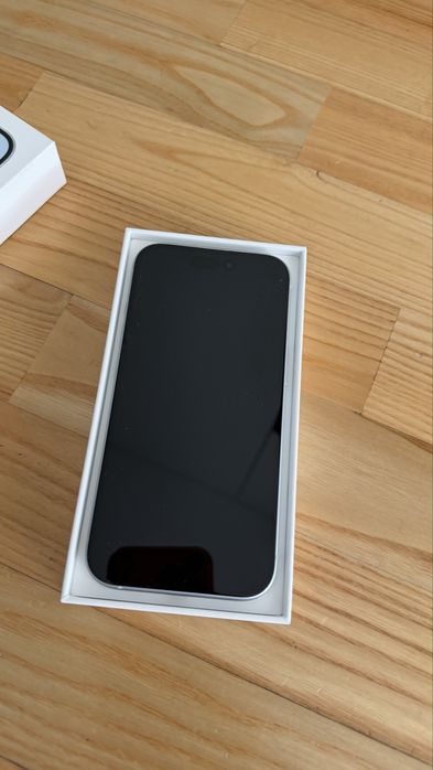 Iphone 15 (128gb)