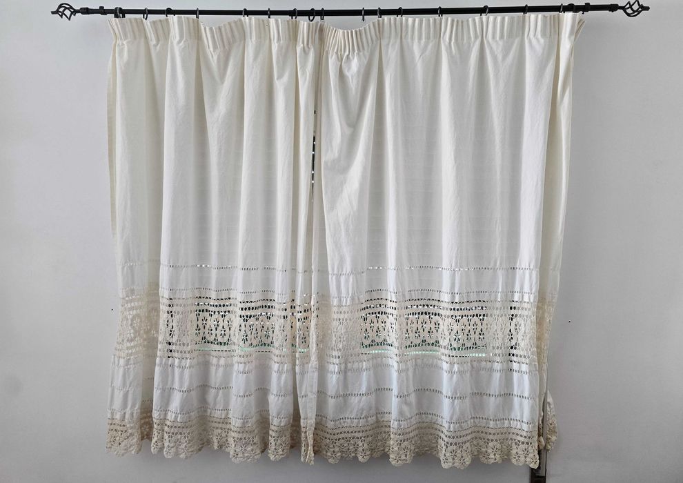 Cortinados linho e renda