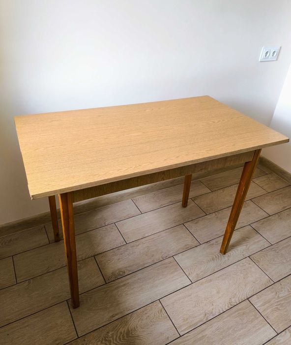 Stół kuchenny drewniany