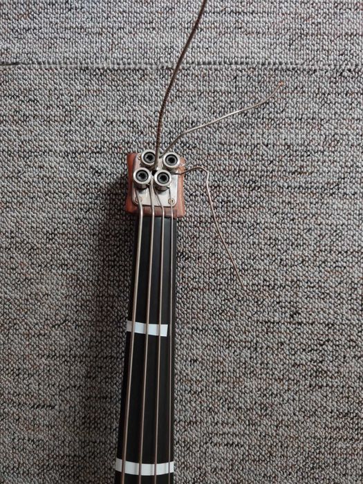 Kontrabas elektryczny