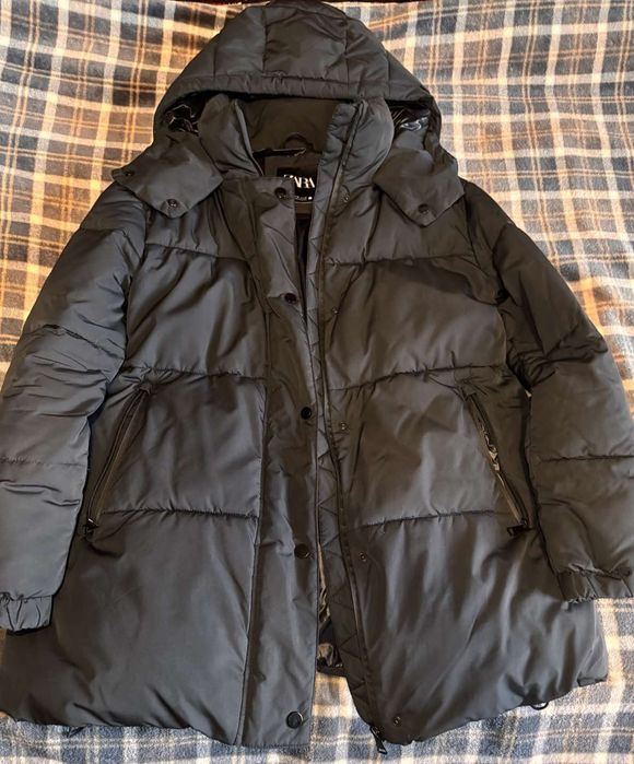 Жіноча курточка ZARA