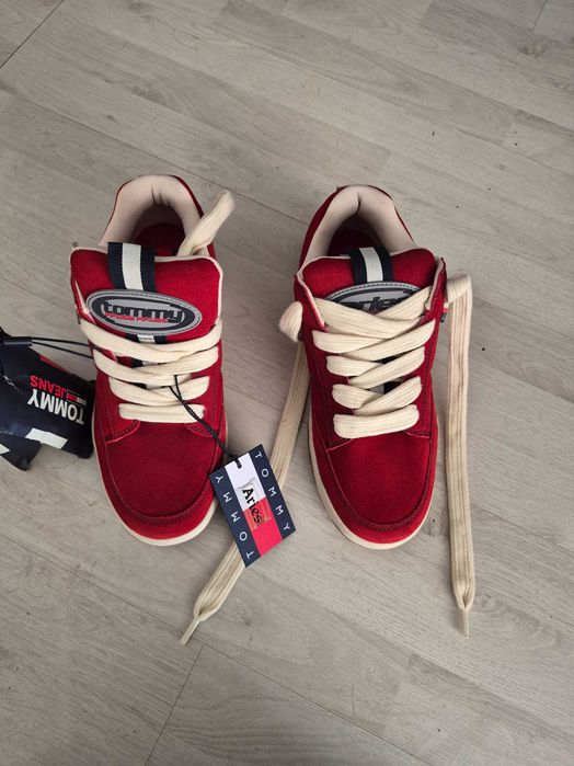 Tommy Jeans X Aries Skater Wmn Aurora Red
