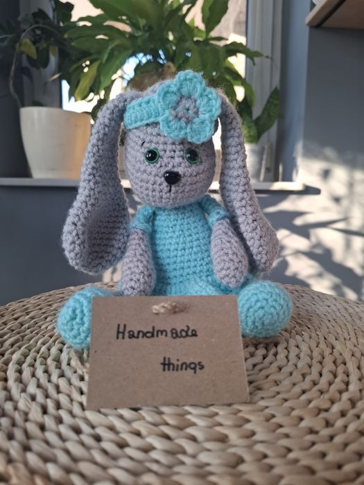 Ręcznie robiony króliczek na szydełku