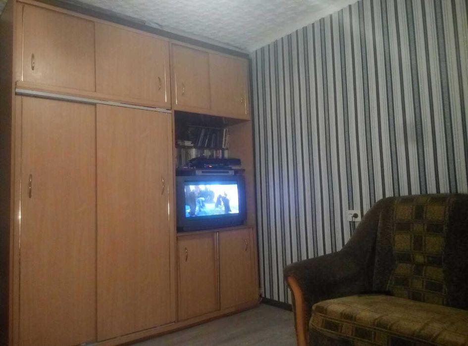 Сдам комнату на Тополе с ремонтом и балконом