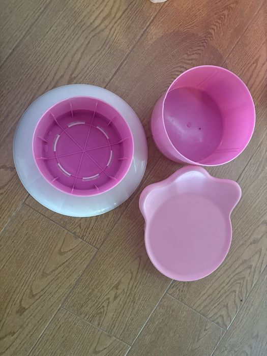 Mesa e cadeira Hello Kitty