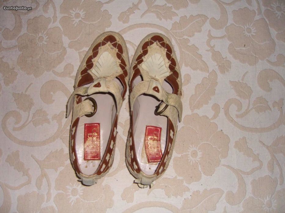sapatos azuis de couro senhora