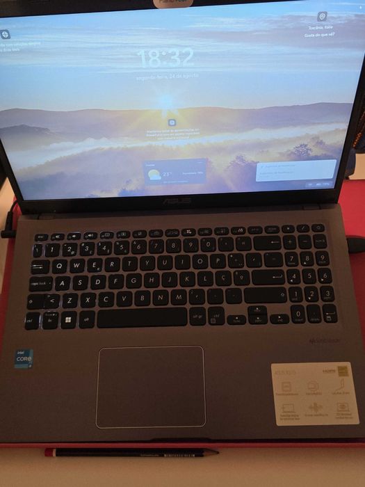 portátil ASUS i3 15.6" - 12gb/256gb W11 home , como NOVO