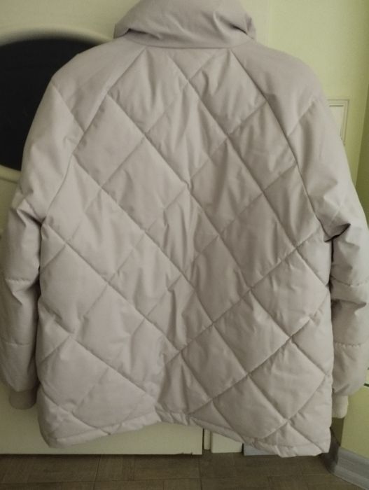 Куртка жіноча бежева