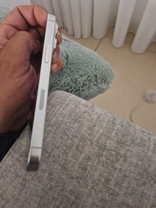 Iphone 16 pro branco versao e sim