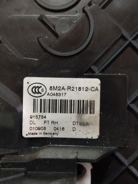 8M2A-R21812-CA Fechadura Ford
