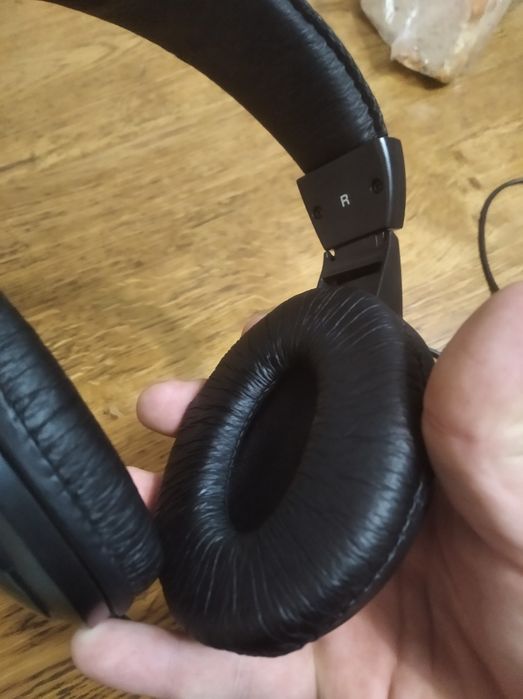 Навушники SVEN.     .