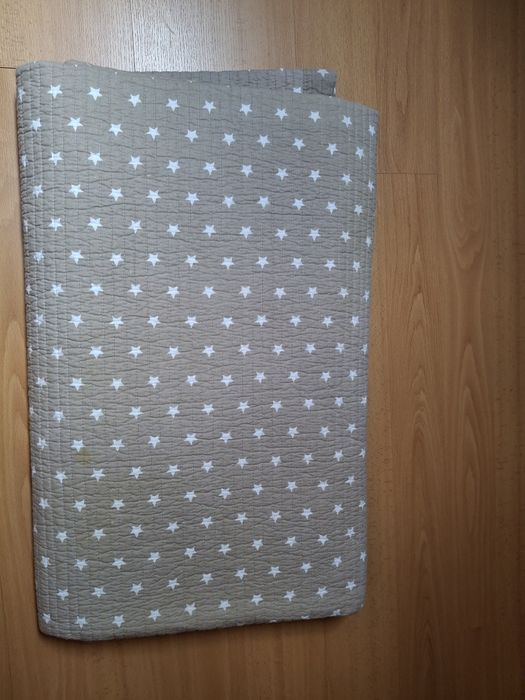 Colcha e almofadas cama criança zara home