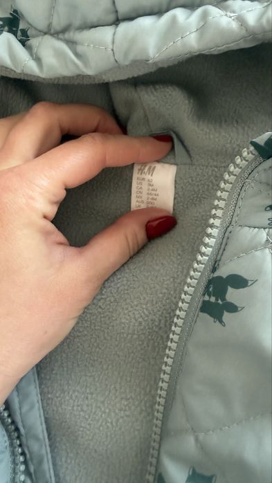 Теплий дитячий комбінезон бренду H&M ,62 см ,в ідеальному стані