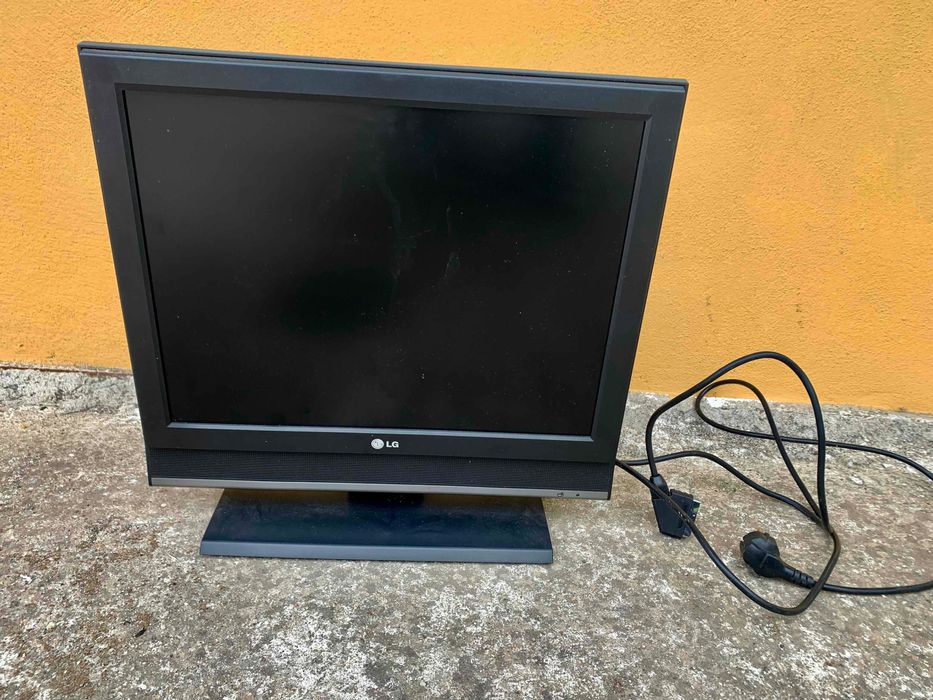 Vendo Televisão LG Usada 47 cm x 34 cm – 35 €