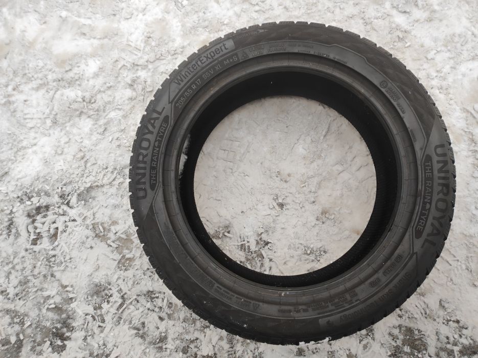 205.55.17 komplet opon Uniroyal Winter Expert dot 2022