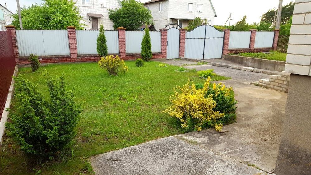 Продам двухповерховий котедж