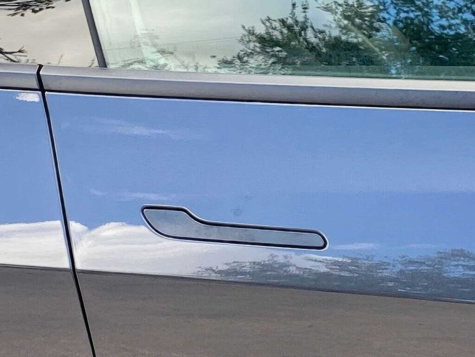 Tesla Model Y Long Range      2023