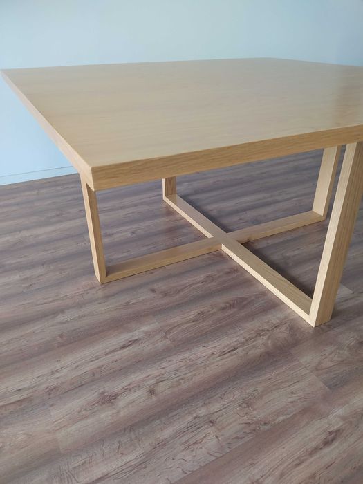 Mesa de jantar moderna