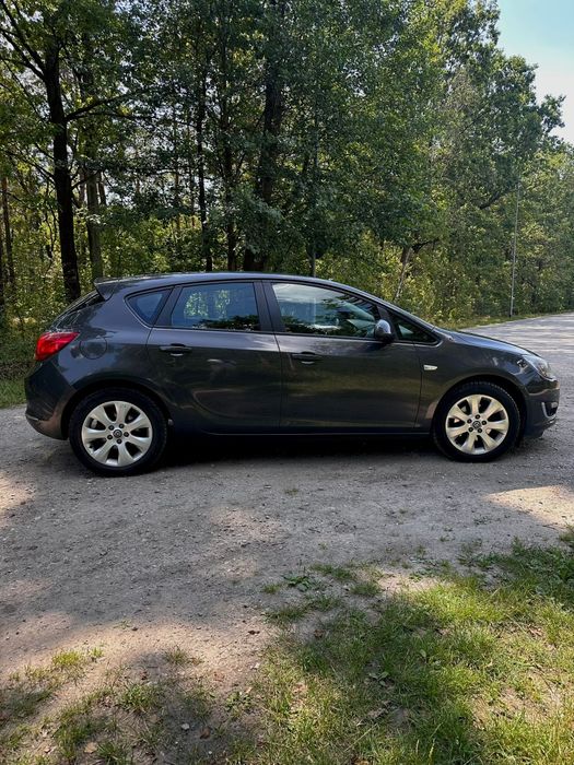 Sprzedam Opel Astra 2013