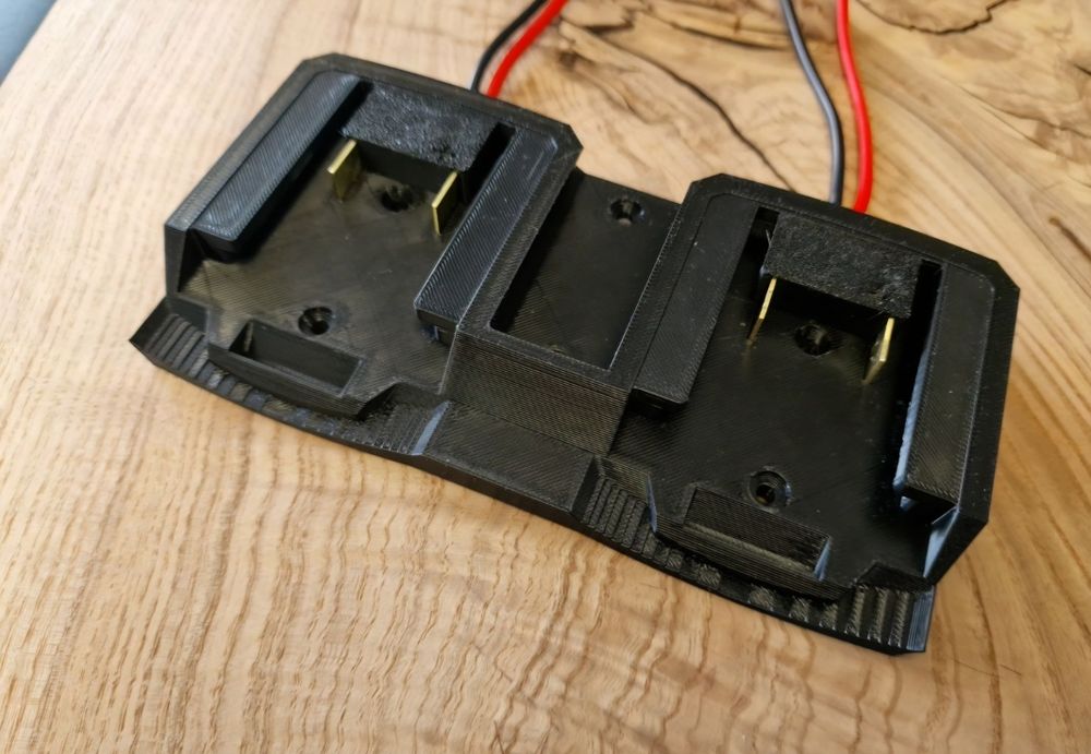 Adapter Parkside na dwa akumulatory Podwójny