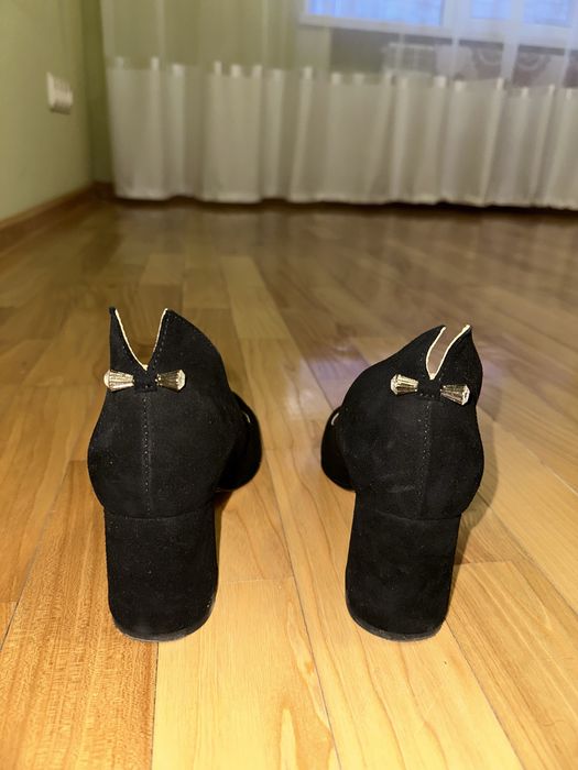 Чорні туфлі жіночі