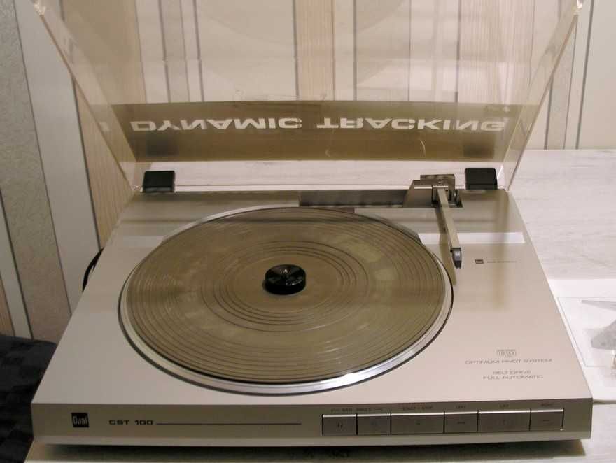 Gramofon DUAL CST 100