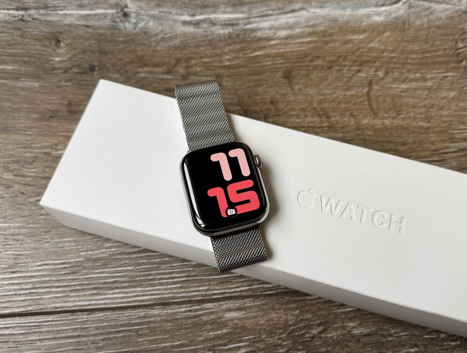 Apple Watch 8 45mm Stainless Steel GPS Cellular