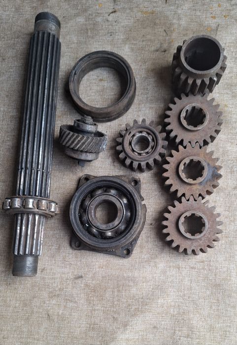 Шестерні запчастини до КПП-ДТ-75