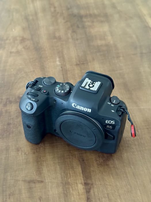 Vendo Camera canon R6 em otimo estado