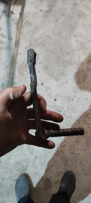 Продам лапку заводну для скутера.