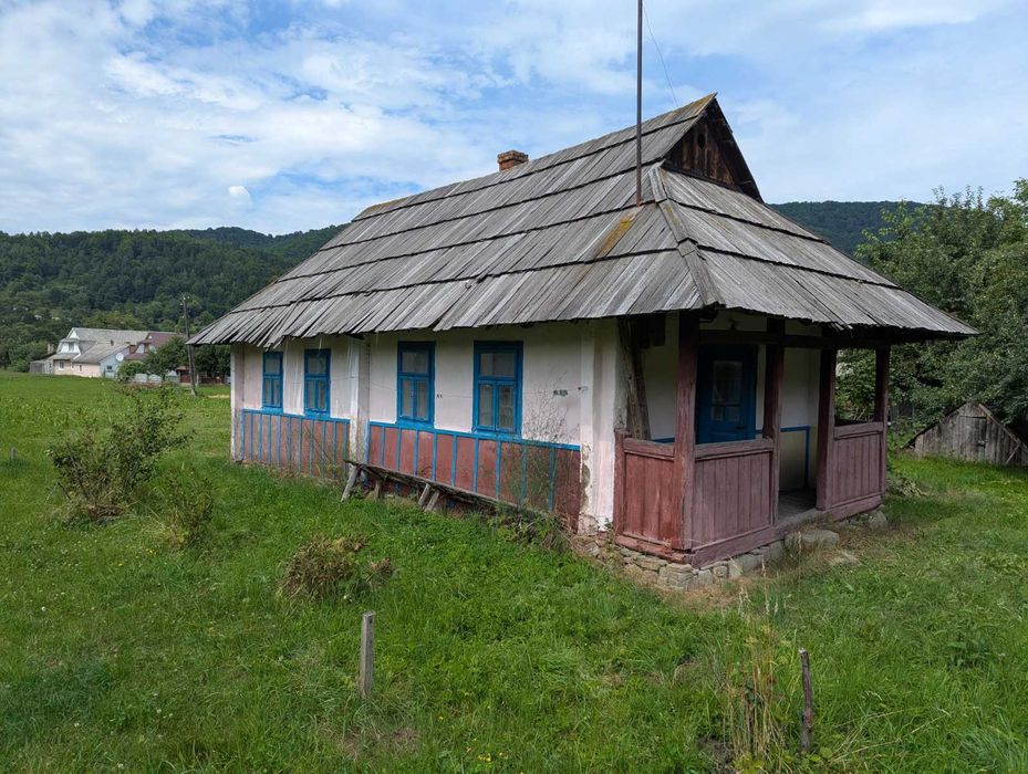 Будинок в селі Прокурава