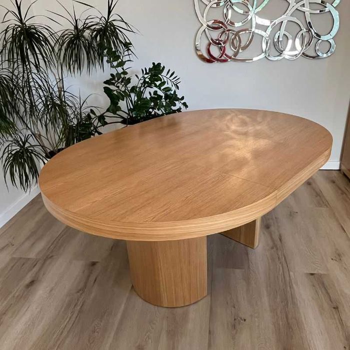 Stół pokojowy okrągły  dębowy Victoria