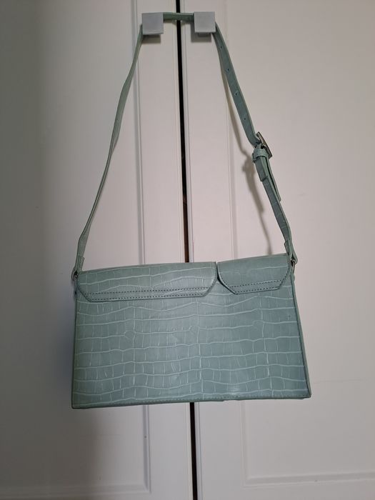 Mietowa torebka na wiosnę,na ramię Stan bdb.