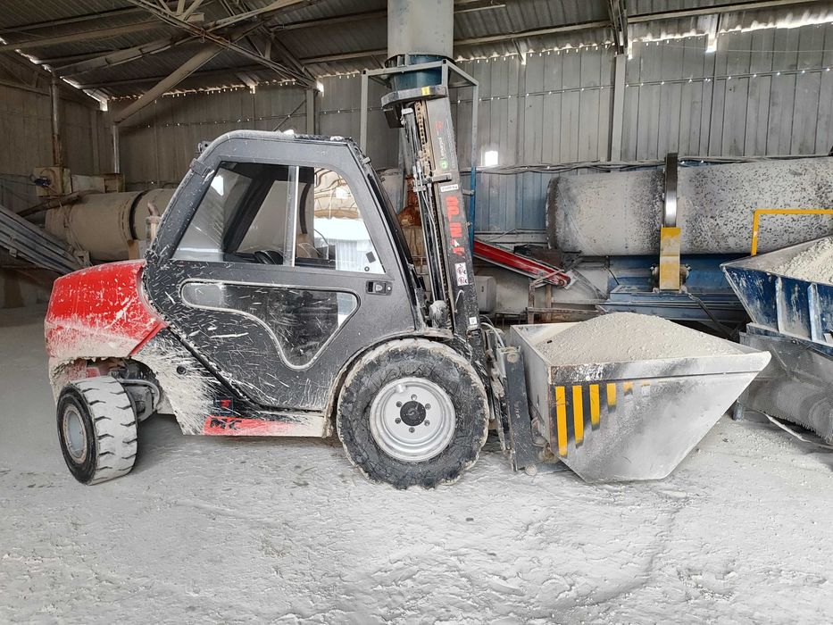 MANITOU MC 25-4  2021 r, 2,5 T ŁYŻKA