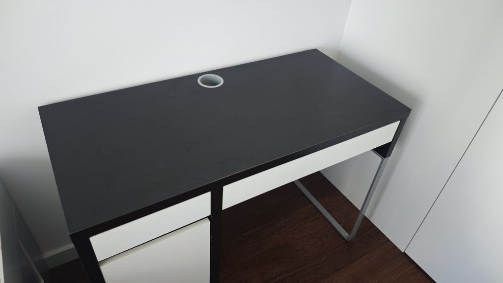 Secretária IKEA modelo MICKE