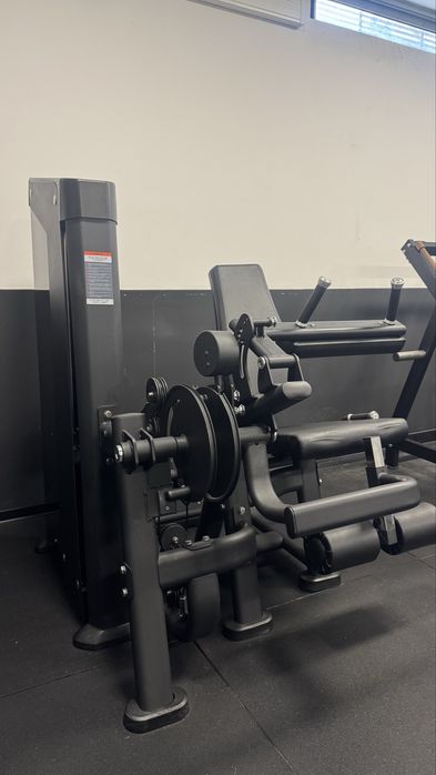 Máquina Ginásio Leg Extension/Leg Curl Dupla função - Excelente Estado