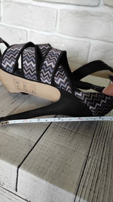 Sandały na obcasie rozm. 37