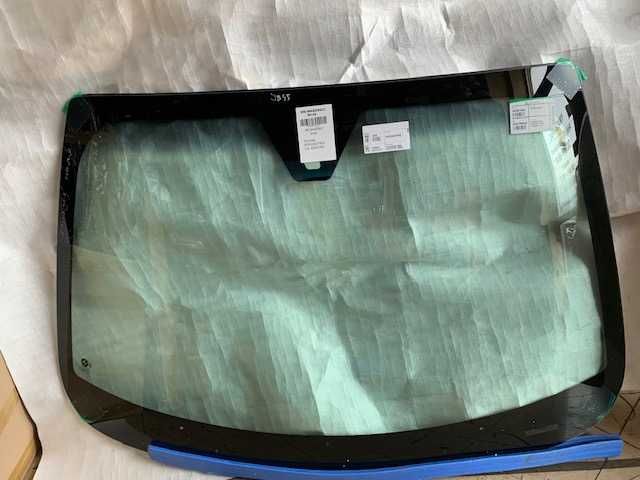 MASERATI Granturismo Szyba Przód Nowa